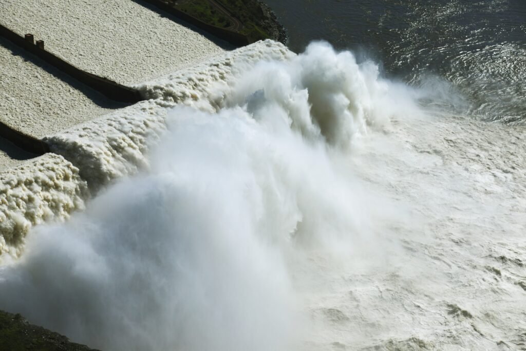 3245595061-usina-hidreletrica-binacional-de-itaipu-maior-do-mundo-em-geracao-de-energia